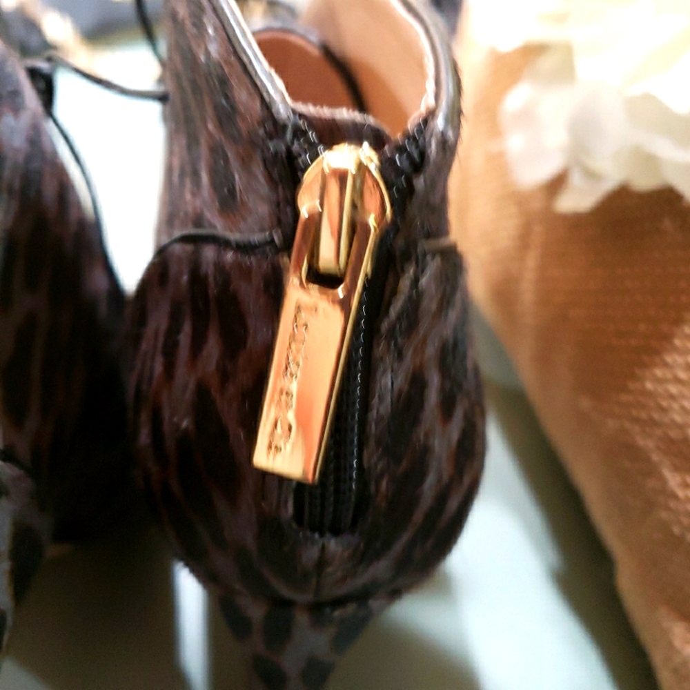 NWOT LOUISE ET CIE HEELS